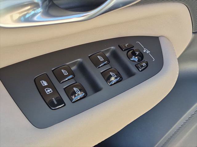 Certified 2026 Volvo XC90 B6 Plus AWD/4WD image 11