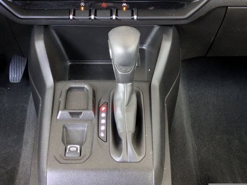 Used 2024 Chevrolet Colorado W/T image 17