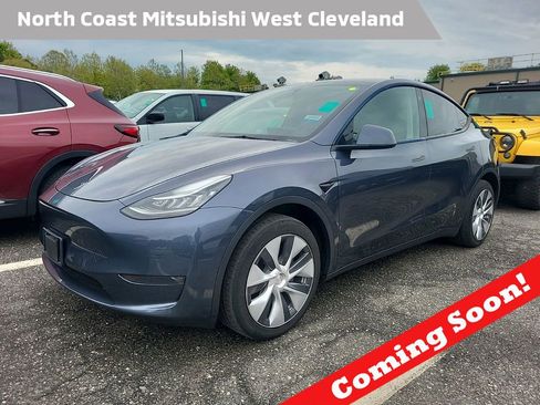 Used 2023 Tesla Model Y Long Range AWD/4WD image 1