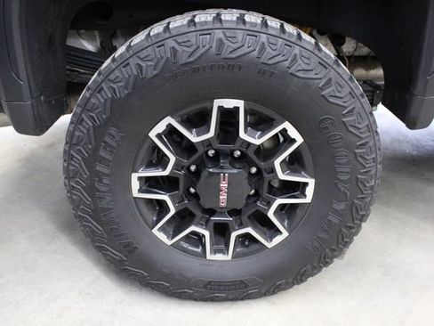Used 2025 GMC Sierra 2500 AT4X AWD/4WD image 56