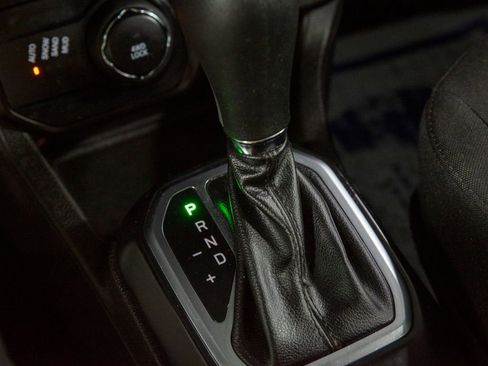 Used 2023 Jeep Renegade Latitude image 32