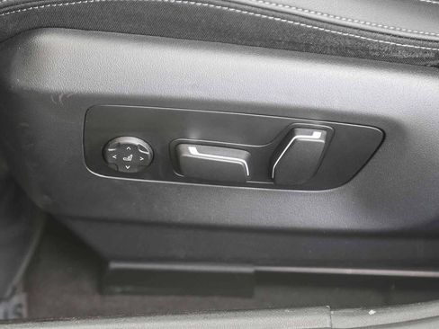 Used 2024 BMW i5 eDrive40i w/ M Sport Package image 18