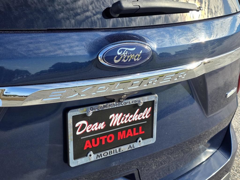 Used 2016 Ford Explorer XLT w/ Equipment Group 202A AWD/4WD image 30