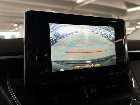 Used 2025 Toyota Corolla LE FWD image 18
