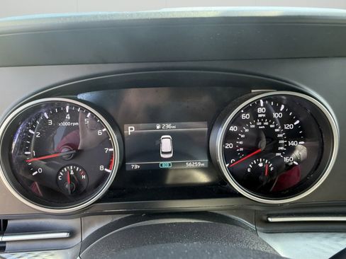 Used 2024 Kia Carnival LX FWD image 15