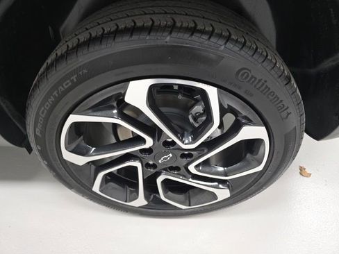 Certified 2025 Chevrolet Trax RS w/ Driver Confidence Package image 24