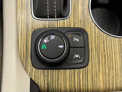 Used 2018 GMC Acadia Denali w/ Technology Package image 29