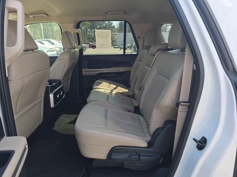 Used 2024 Ford Expedition Max XLT image 25
