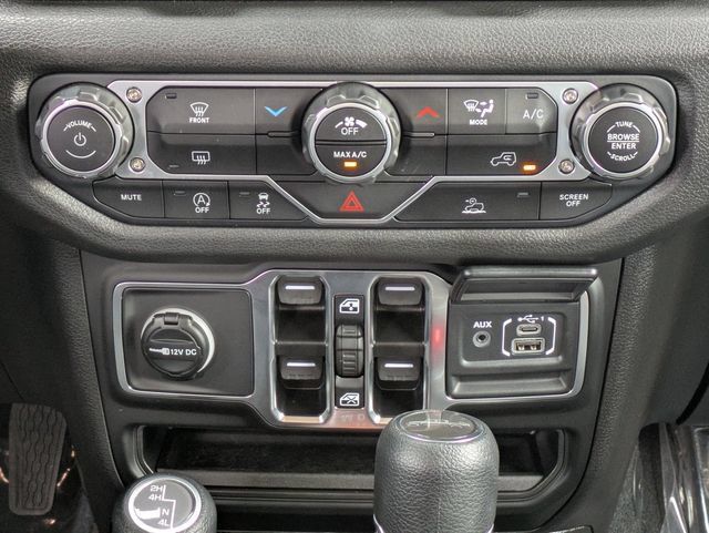Used 2025 Jeep Gladiator Sport AWD/4WD image 14