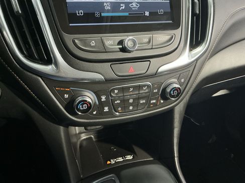 Used 2018 Chevrolet Equinox Premier AWD/4WD image 21