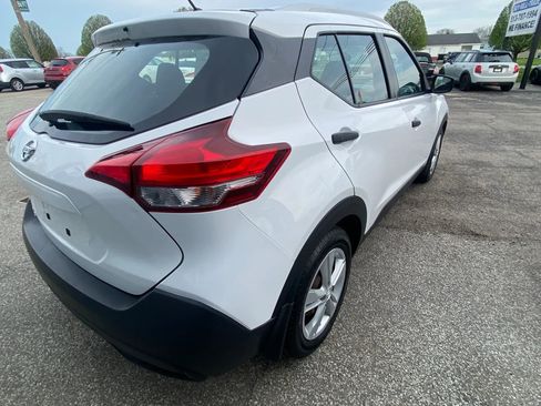 Used 2018 Nissan Kicks S FWD image 5