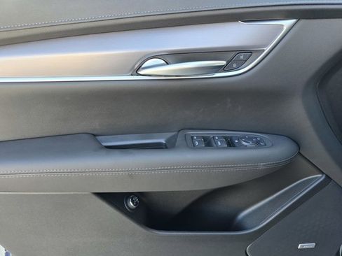 New 2025 Cadillac XT5 Luxury image 15