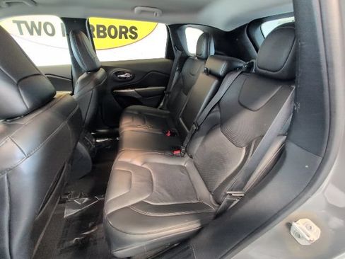 Used 2020 Jeep Cherokee Limited AWD/4WD image 30