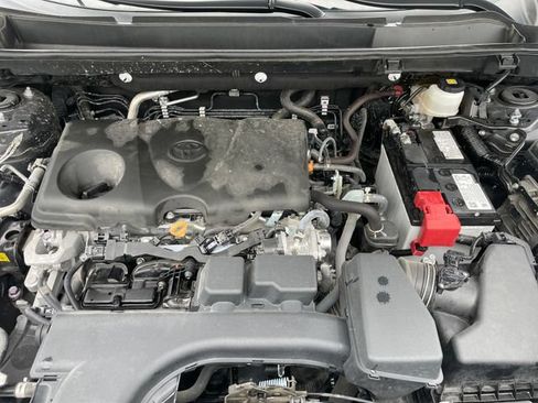 Used 2024 Toyota RAV4 LE AWD/4WD image 31