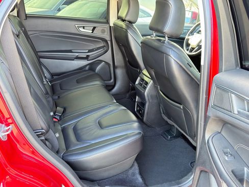 Used 2022 Ford Edge Titanium AWD/4WD image 13