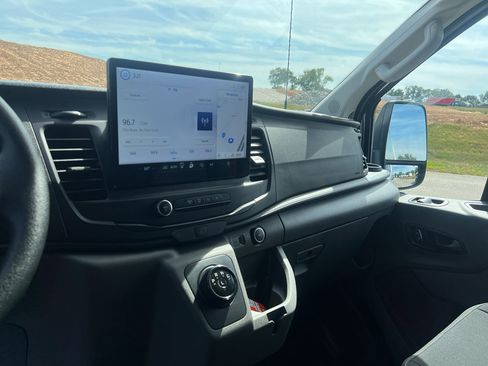 Used 2023 Ford E-Transit Low Roof image 11