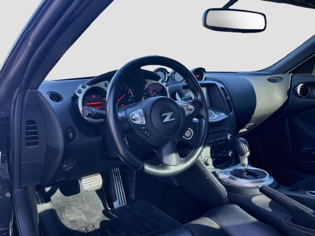 Used 2020 Nissan 370Z Touring Sport RWD image 9