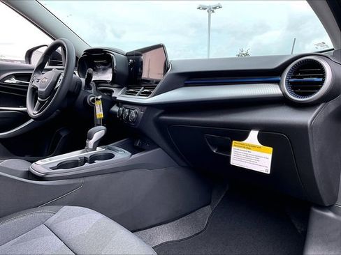 New 2026 Chevrolet Trax LS w/ LS Convenience Package FWD image 9