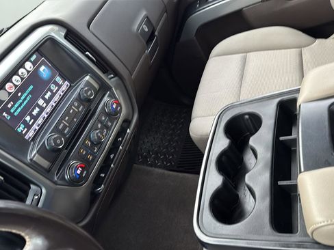 Used 2018 Chevrolet Silverado 1500 LT w/ Texas Edition image 18