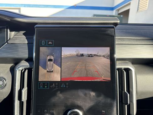 Used 2024 GMC Acadia Elevation w/ Luxury Package image 17