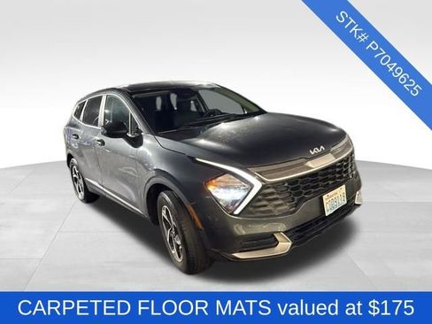Used 2023 Kia Sportage LX image 3