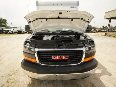 New 2026 GMC Savana 3500 Extended w/ Power Convenience Package RWD image 9