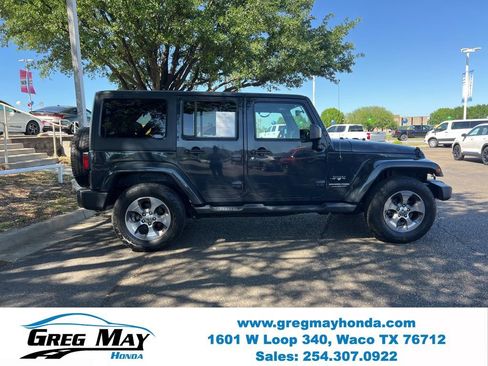 Used 2018 Jeep Wrangler Unlimited Sahara w/ Max Tow Package AWD/4WD image 8