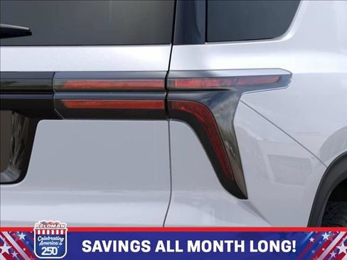 New 2026 Chevrolet Traverse Z71 w/ Driver Confidence Package AWD/4WD image 11