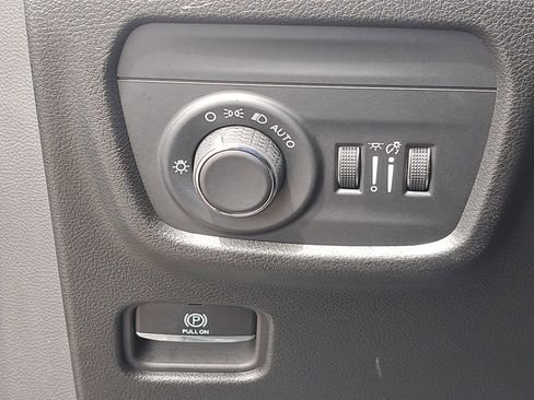 Certified 2023 Jeep Grand Cherokee Laredo w/ Luxury Tech Group I AWD/4WD image 26