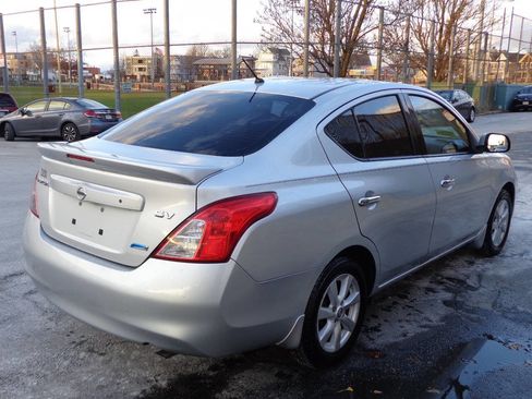 Used 2014 Nissan Versa SV w/ Convenience Package image 3