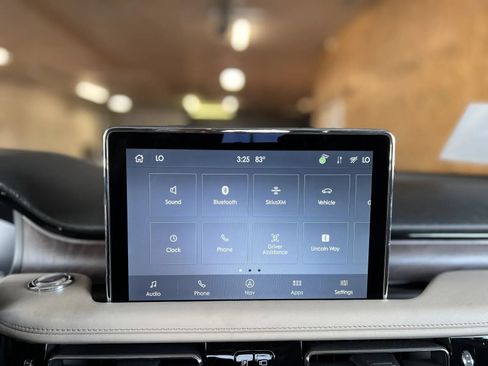 Used 2024 Lincoln Aviator Reserve w/ Equipment Group 201A AWD/4WD image 39