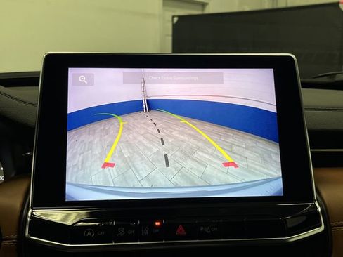 Certified 2024 Jeep Compass Limited image 9