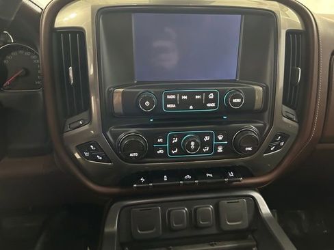 Used 2015 Chevrolet Silverado 1500 High Country w/ High Country Premium Package image 19