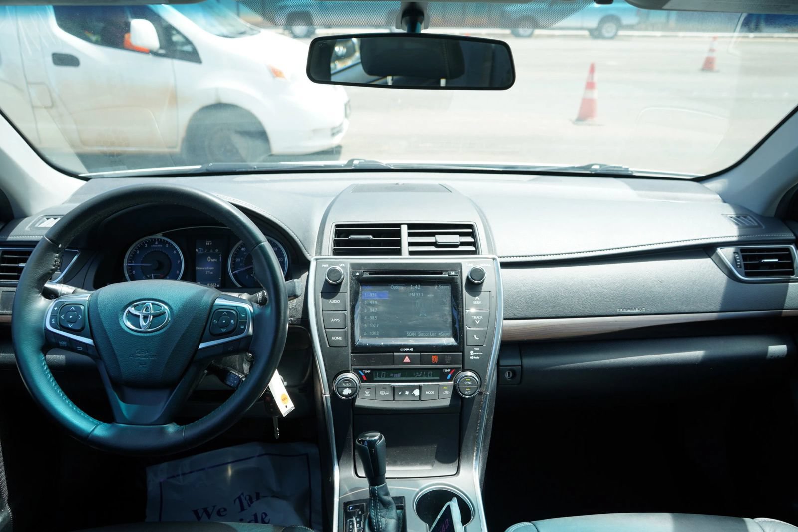 Used 2016 Toyota Camry XLE FWD image 17