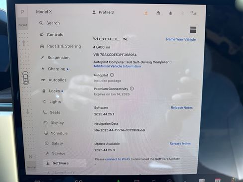 Used 2023 Tesla Model X image 22