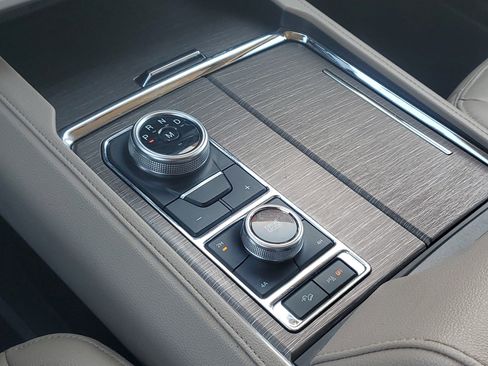 Certified 2024 Ford Expedition Limited image 20