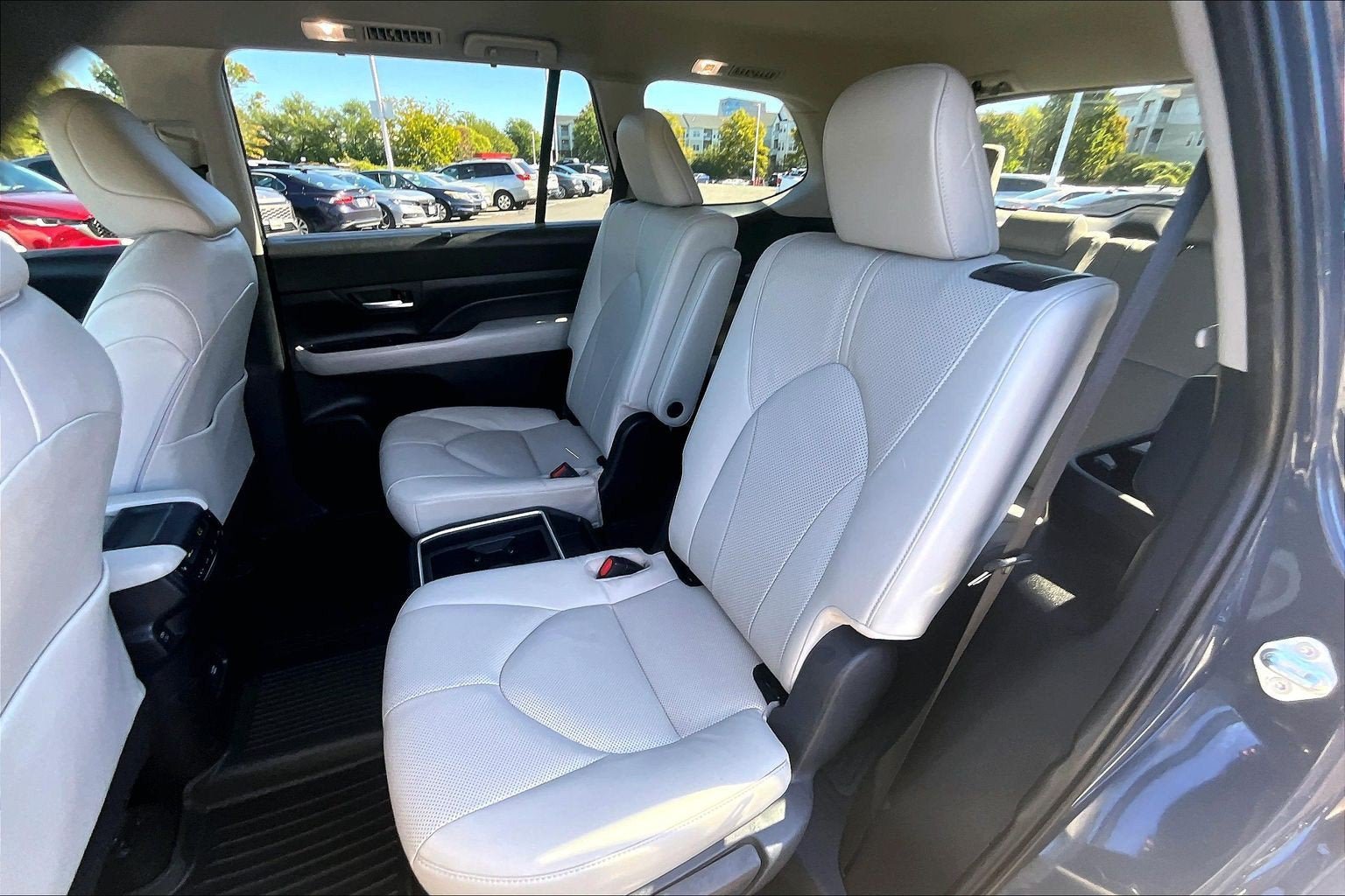 Used 2024 Toyota Grand Highlander AWD Hybrid image 24