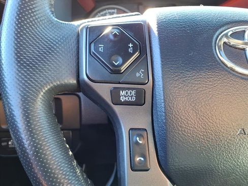 Used 2016 Toyota Tacoma SR image 19