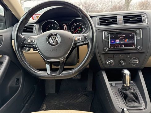 Used 2017 Volkswagen Jetta SE image 20