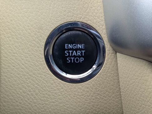 Used 2016 Toyota Highlander XLE FWD image 34