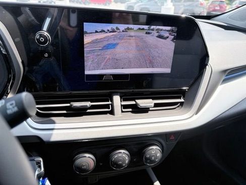 New 2026 Chevrolet Trax LS w/ LS Convenience Package FWD image 17