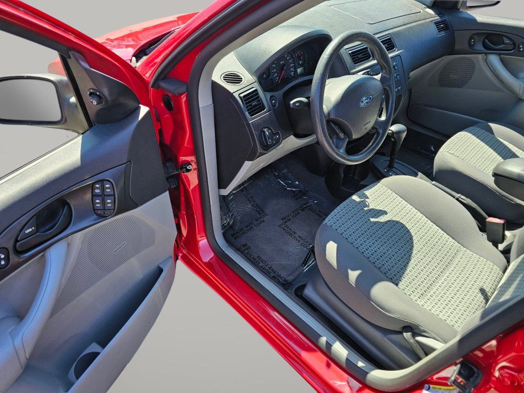 Used 2007 Ford Focus SE FWD image 17