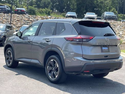Used 2025 Nissan Rogue SV AWD/4WD image 5