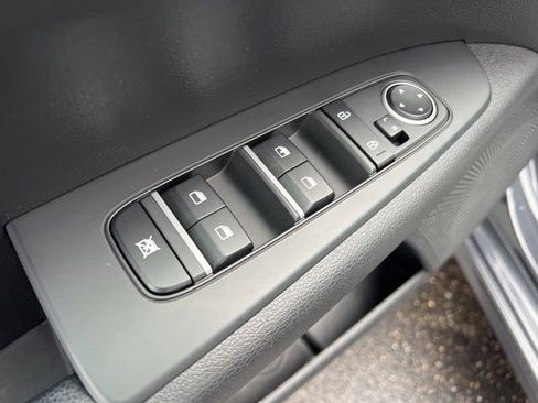 Certified 2023 Kia Forte LXS w/ LXS Technology Package image 25