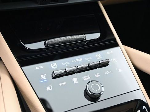 New 2025 Porsche Cayenne S AWD/4WD image 14