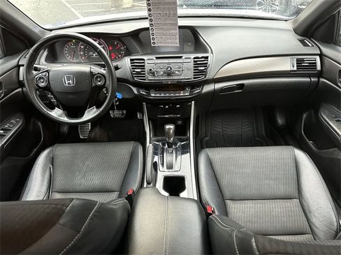 Used 2017 Honda Accord Sport image 20