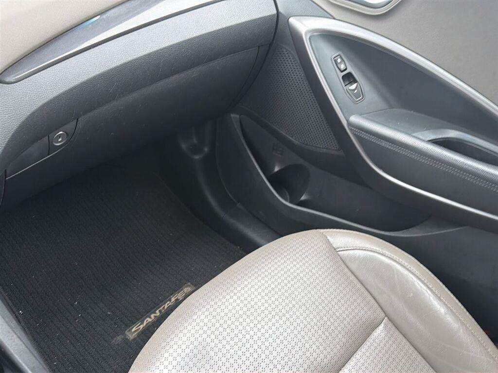 Used 2013 Hyundai Santa Fe Sport AWD/4WD image 12