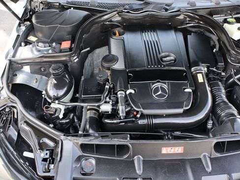 Used 2013 Mercedes-Benz C 250 Sport image 38