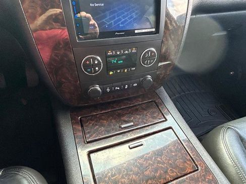 Used 2014 GMC Sierra 2500 Denali w/ Suspension Package, Off-Road image 18