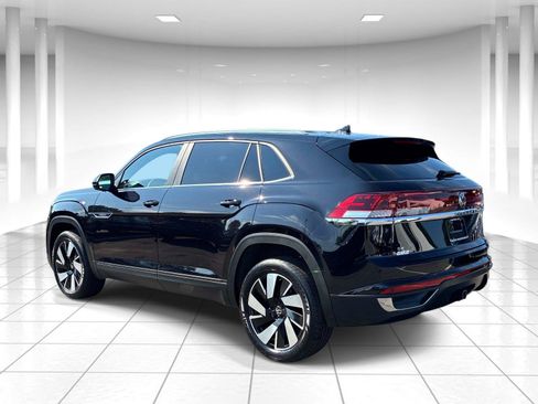 Certified 2024 Volkswagen Atlas Cross Sport SE AWD/4WD image 5